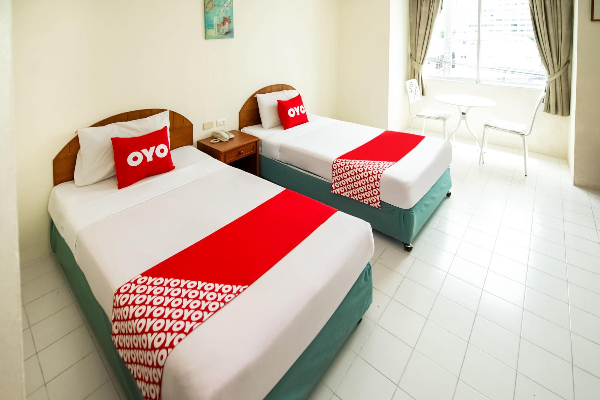 Oyo 320 Regent 2002 Guest House Phuket Buitenkant foto